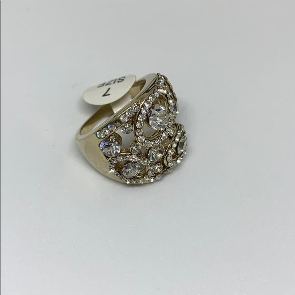 Gold statement ring - Picture 5 of 8